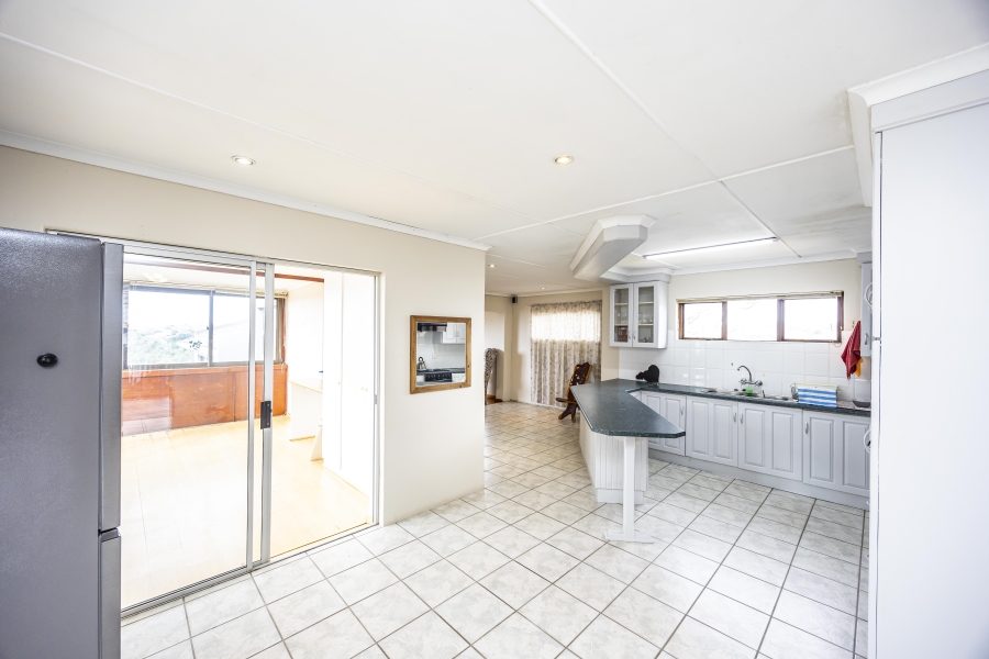 4 Bedroom Property for Sale in Beacon Bay Eastern Cape